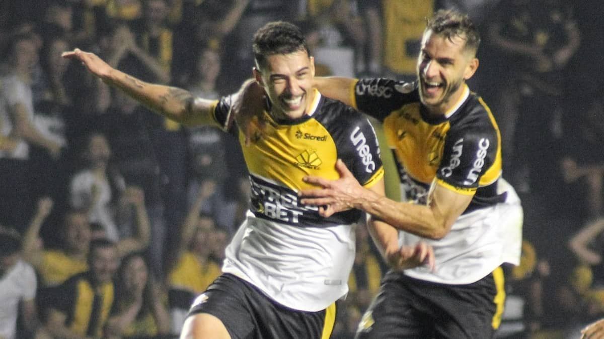 Criciúma bate Ponte Preta de virada e segue na perseguição do G4 da Série B