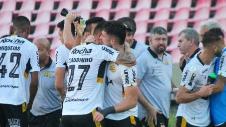 Criciúma vence Sampaio Corrêa na Série B