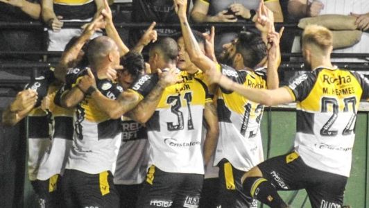 Criciúma venceu com gol do atacante Eder
