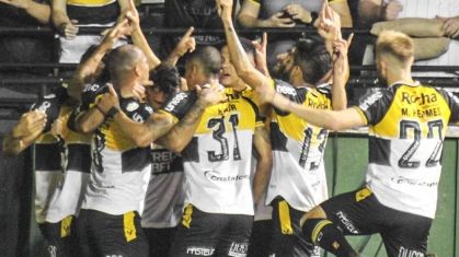 Criciúma venceu com gol do atacante Eder