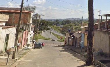 Adolescente de BH é baleada após pai entrar por engano com Mercedes no Complexo da Maré, no Rio