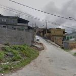 Homem com passagens por tráfico de drogas é morto na porta da casa da avó na Grande BH