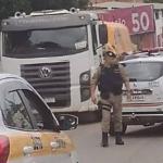 Polícia prende jovem suspeito de matar o tio a facadas enquanto vítima preparava o jantar em Minas