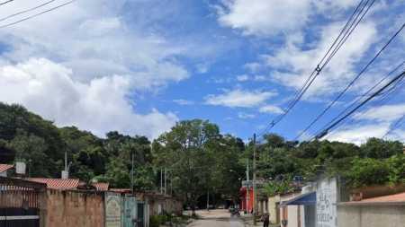 Crime foi registrado na rua Pingo de Ouro, bairro Vargem das Flores
