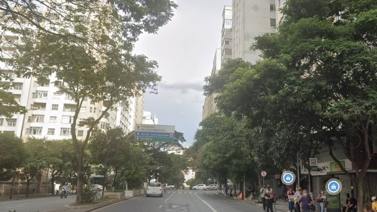 Morador de rua é espancado na avenida Augusto de Lima, no Centro de BH 