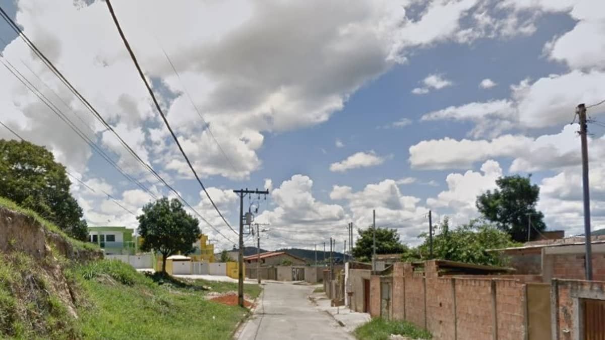 Homem é  morto a facadas por irmão dentro de casa em Betim 