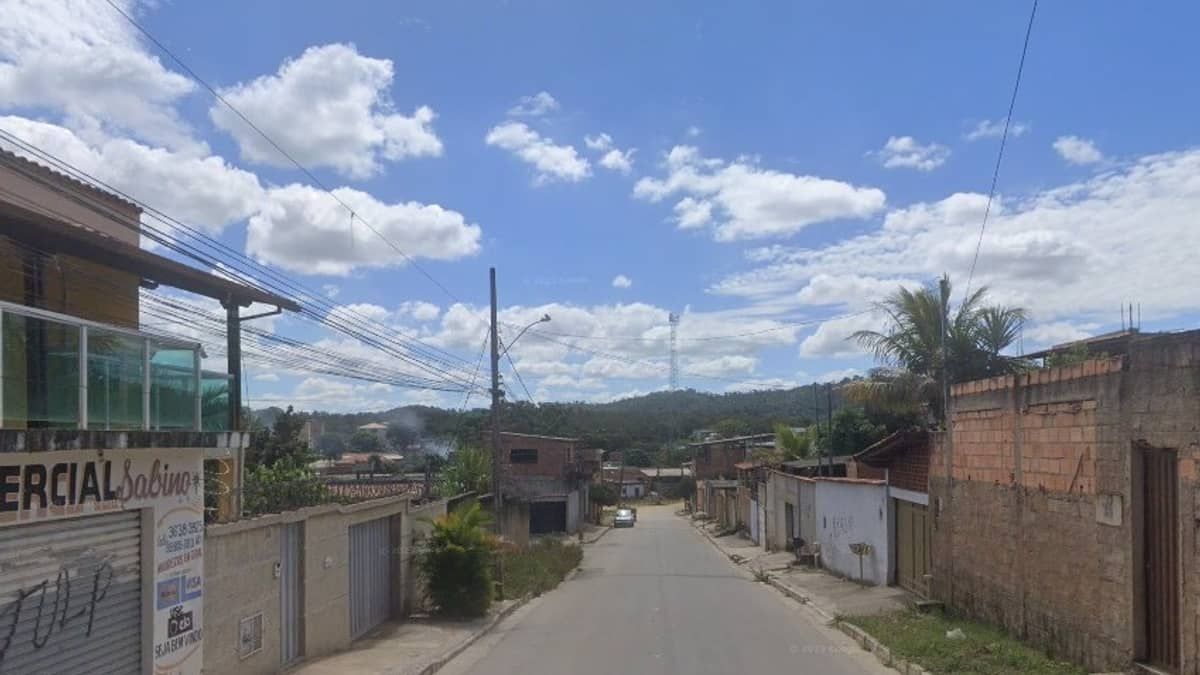 Intolerância: homens são baleados por conversar em calçada, na Grande BH