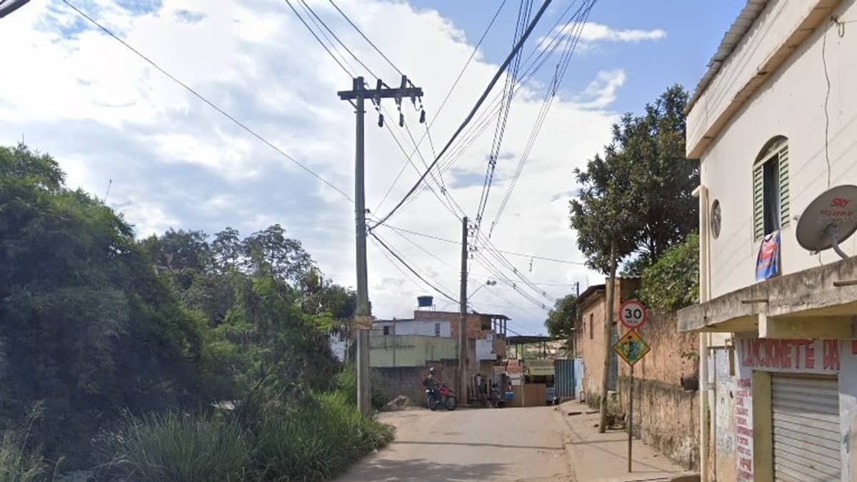Homem é encontrado morto em Ribeirão das Neves; marreta, chave de fenda e facão são apreendidos  