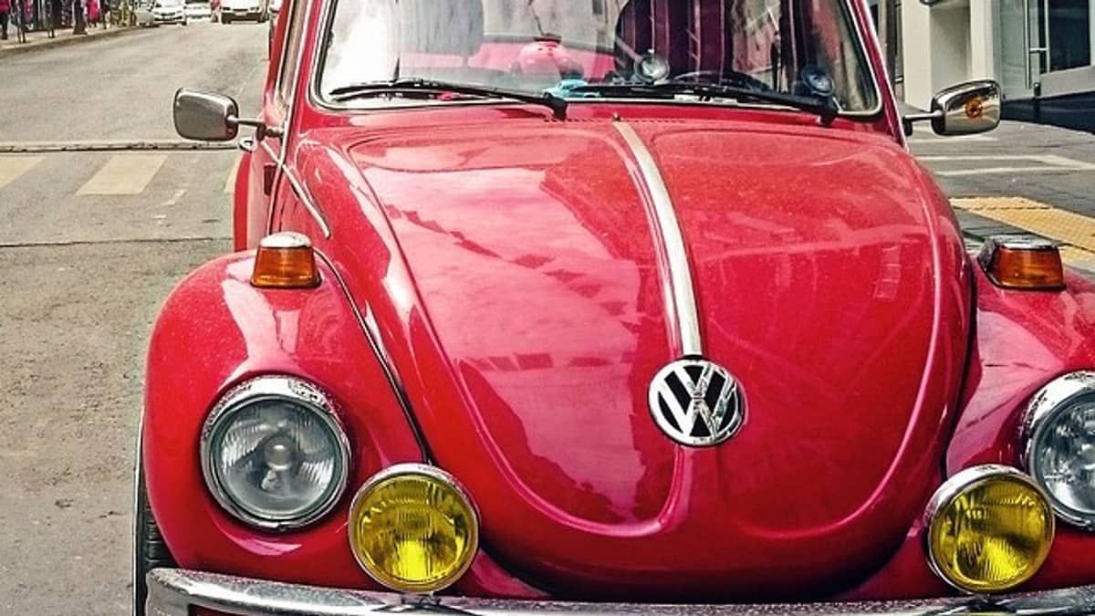 Mulher é atropelada por idoso com fusca após deixar motel a pé no Sul de Minas 