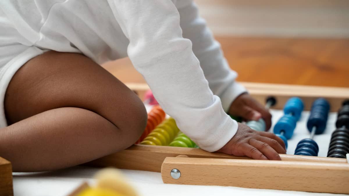 Educadora de creche é indiciada por maltratar crianças de 1 e 2 anos no Sul de Minas 