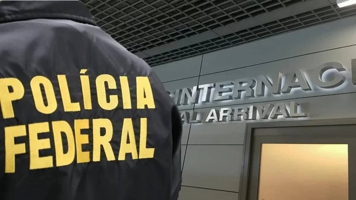 Brasileiros foragidos são deportados dos EUA e podem ser presos nesta sexta (14) em Confins