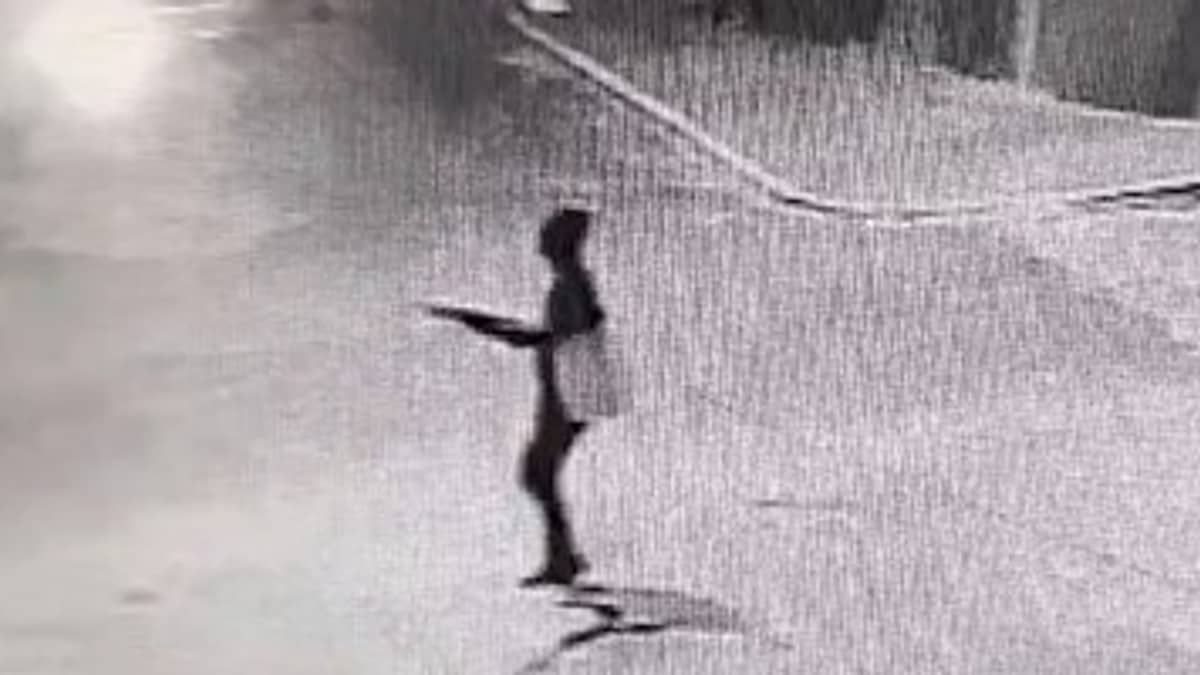 Vídeo: bandidos explodem caixas eletrônicos, atacam quartel e trocam tiros com a PM em Minas