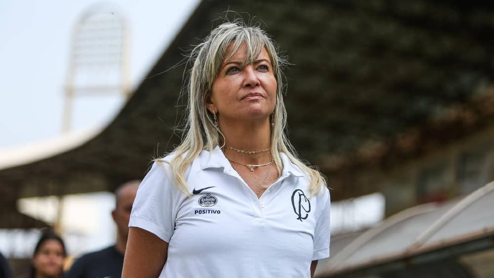 Diretora de futebol feminino do Corinthians repudia áudio misógino de Augusto Melo