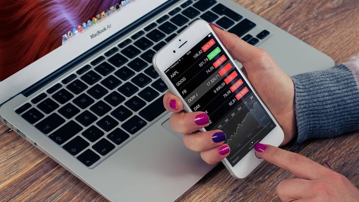 Influenciadores de finanças enfrentam crise e demitem funcionários