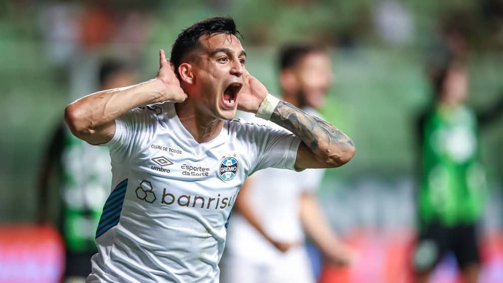Renato elogia Cristaldo, autor de gol da vitória do Grêmio: 'Inteligente para jogar'