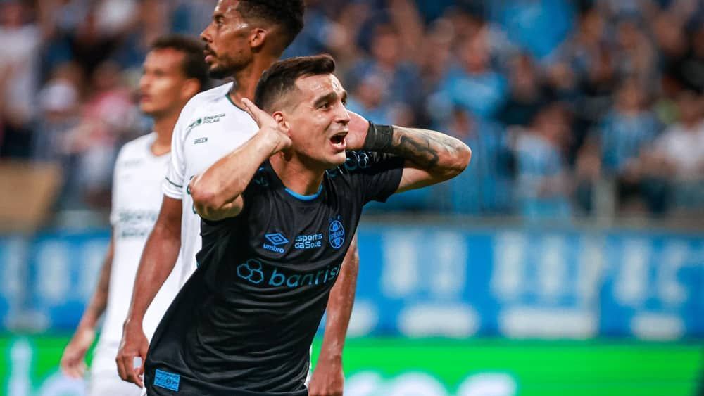 Grêmio vence e decreta rebaixamento do Goiás para a Série B do Brasileiro