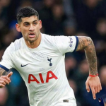Zagueiro Cristian Romero será desfalque no Tottenham por um mês