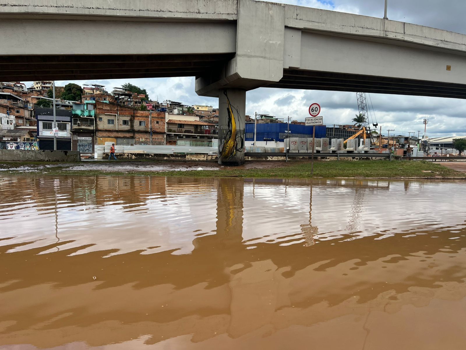 Defesa Civil monitora previsão de chuva intensa em BH no fim de semana