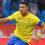 Ficou zonzo! Cristiano Ronaldo acerta bolada em cameraman; assista