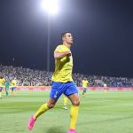 Cristiano Ronaldo faz sinal da cruz após gol na Arábia Saudita, e web reage