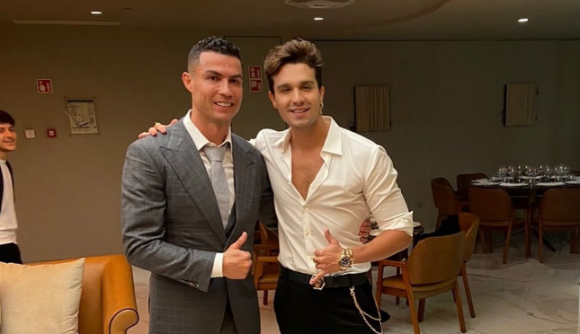 Cristiano Ronaldo presenteia Luan Santana com Rolex de R$ 432 mil; veja modelo