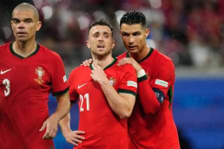 Cristiano Ronaldo e Diogo Jota em jogo da Seleção Portuguesa