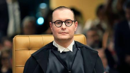 Cristiano Zanin completa nesta segunda-feira (4) um mês como ministro do Supremo Tribunal Federal (STF)
