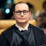 Fila de três horas, advogada de Bolsonaro e silêncio após a cerimônia: saiba como foi a posse de Zanin no STF