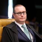 Ministro Zanin se declara impedido de votar denúncia contra Gleisi Hoffmann