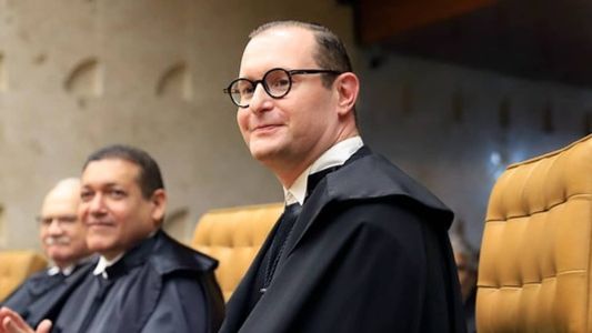 Cristiano Zanin tomou posse como ministro do STF nesta quinta-feira (3)