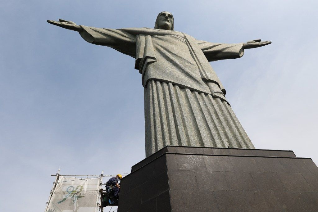 Procon interdita acessos ao Cristo Redentor após morte de turista no local