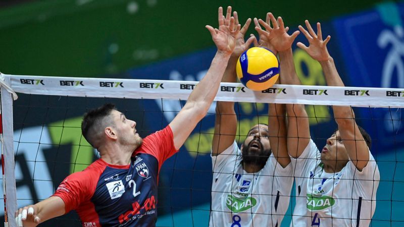 Eneacampeão, Cruzeiro desafia mandante Blumenau por vaga na final do Sul-Americano