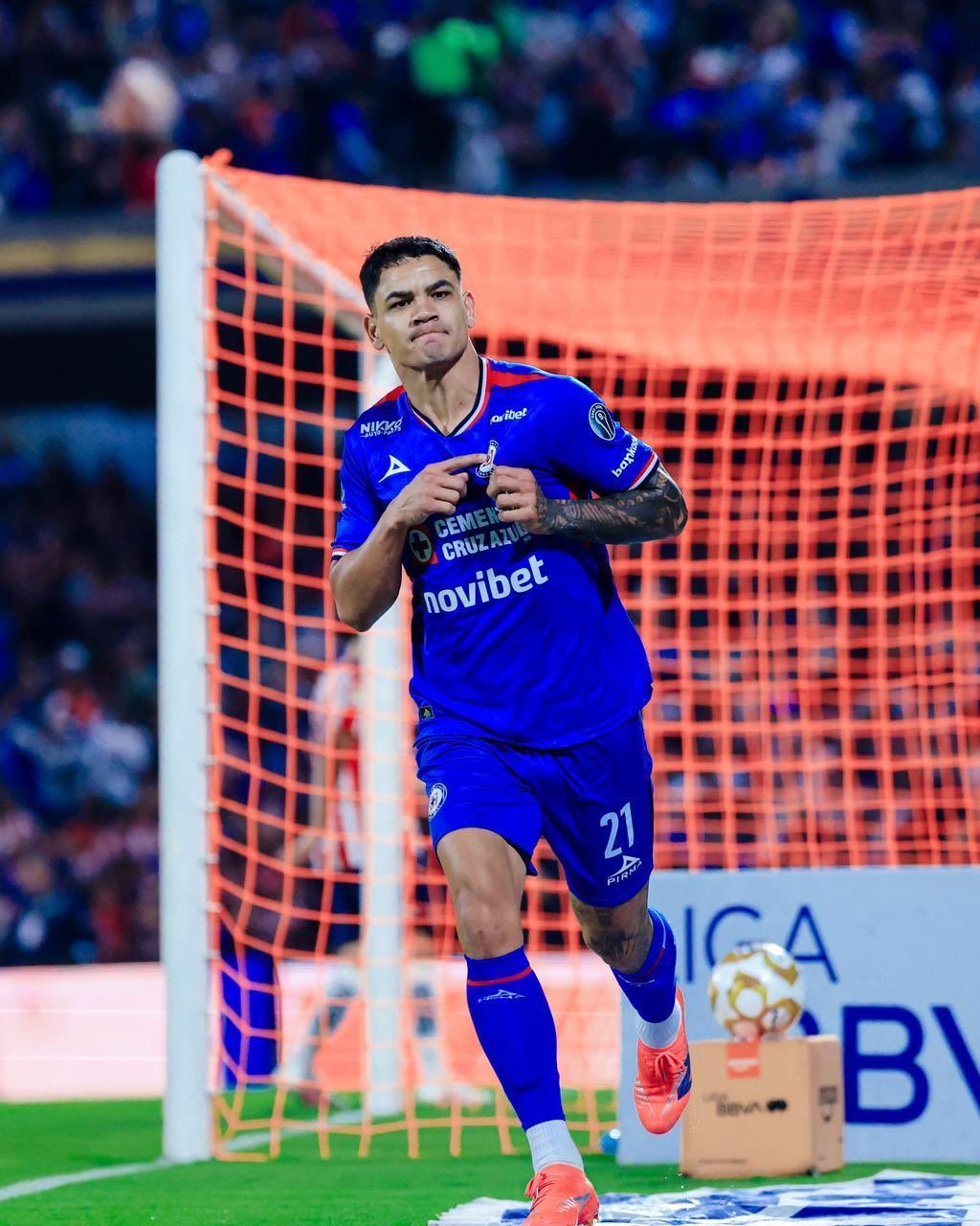 Intercontinental: TV do México relembra 'paternidade' do Cruz Azul frente ao Flamengo
