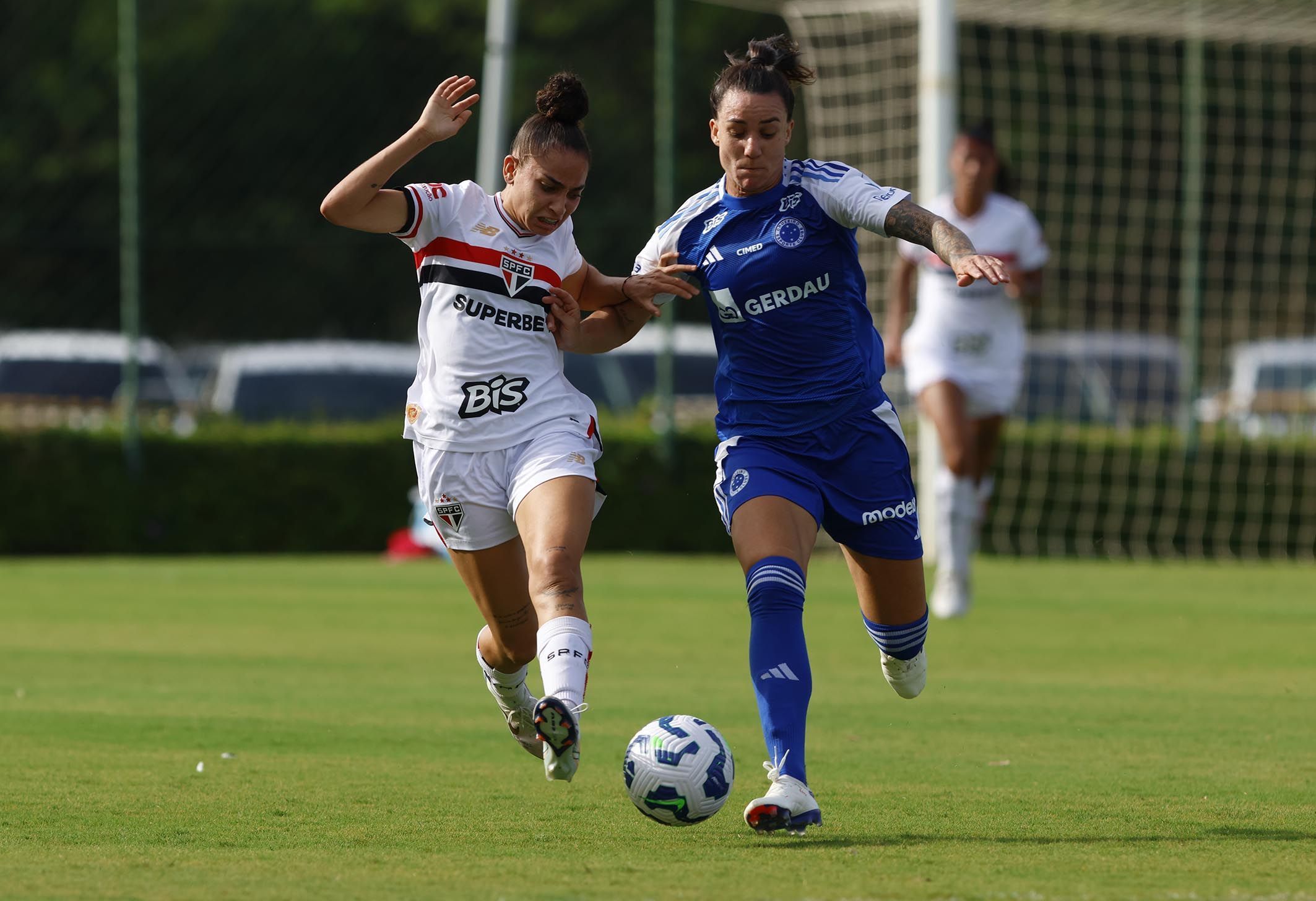 Cruzeiro empata com São Paulo fora de casa e segue invicto no Brasileiro Feminino
