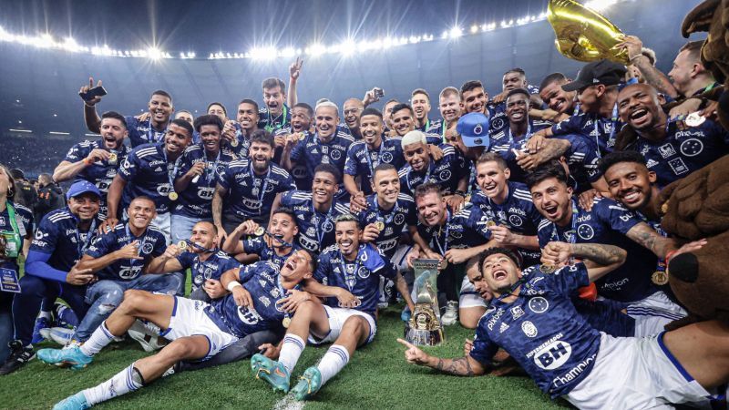 Campeão pelo Cruzeiro surpreende e acerta com clube mineiro após um ano parado