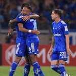 Quem é o jogador da Premier League que assistiu ao jogo do Cruzeiro na Sul-Americana