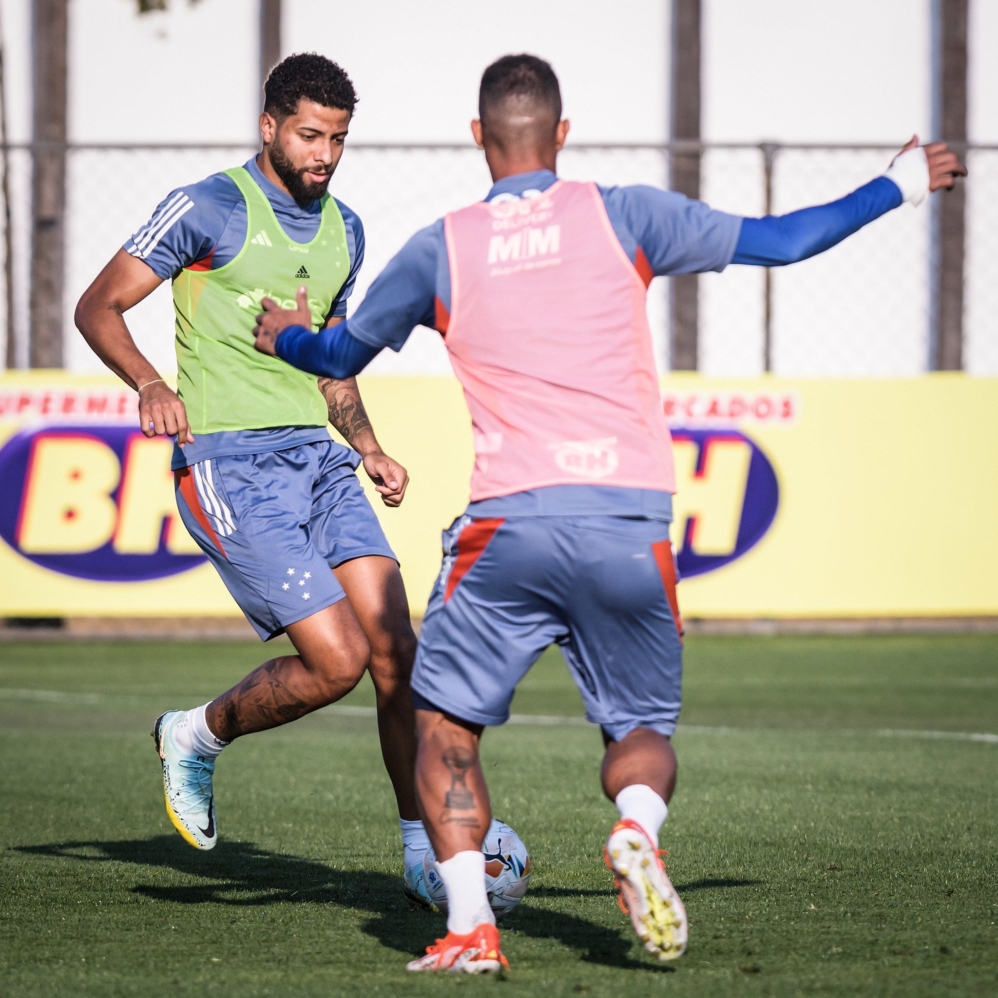 Cruzeiro recebe lanterna Atlético-GO em Mineirão lotado e busca recuperação no Brasileiro