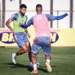 Cruzeiro recebe lanterna Atlético-GO em Mineirão lotado e busca recuperação no Brasileiro