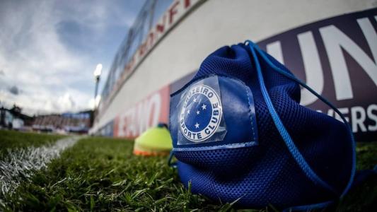 Cruzeiro abriu 2 a 0 no placar, viu o Grêmio empatar, mas conseguiu vencer em Nova Lima