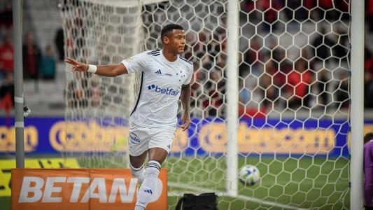Cruzeiro atua em busca da vitória