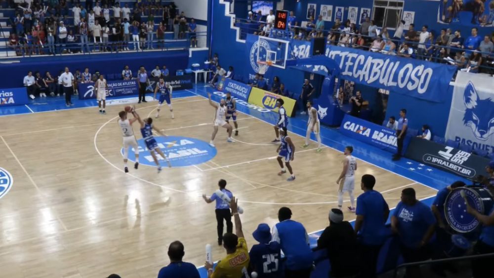 Cruzeiro vacila no quarto final e perde para o Brasília no NBB
