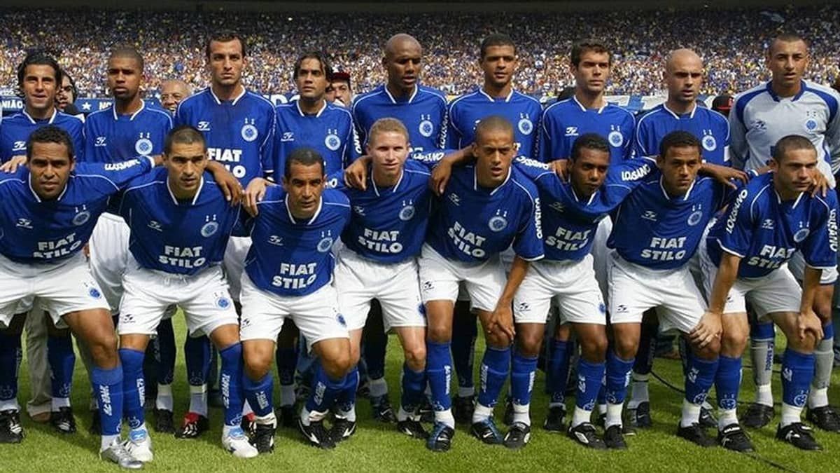 Ex-lateral do Cruzeiro diz ter jogado mais que Dani Alves, Alexander-Arnold e outros quatro