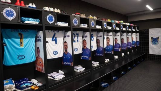 Cruzeiro cobre escudos do Atlético no vestiário