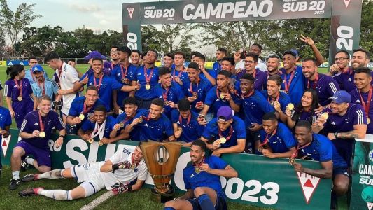 Cruzeiro comemorou o segundo título seguido no Campeonato Mineiro Sub-20