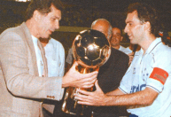 Cruzeiro volta ao Serra Dourada, palco de título 'curioso' em 1999; relembre