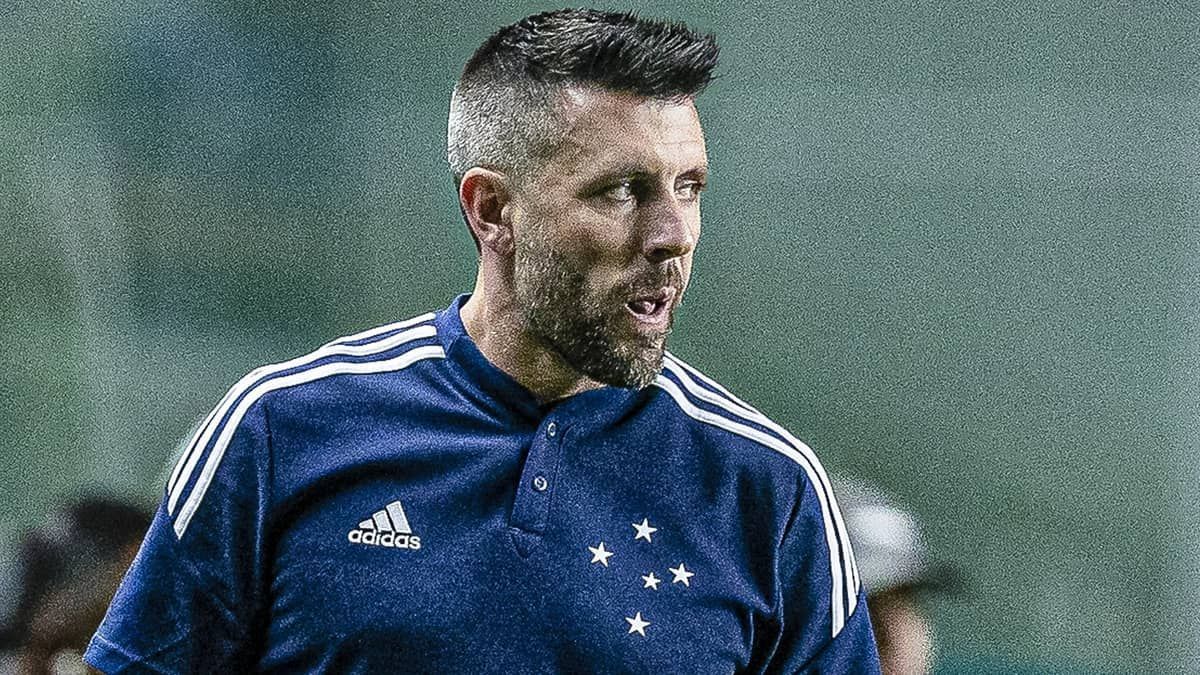Cruzeiro completa 402 minutos sem marcar gol com bola rolando na derrota para o Pouso Alegre