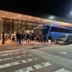 Torcida apoia elenco do Cruzeiro antes de jogo com o Botafogo