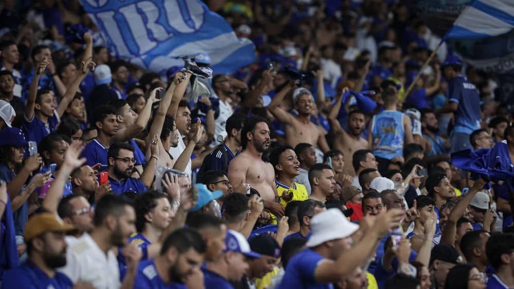 Casa cheia? Cruzeiro divulga parcial de ingressos vendidos para duelo contra o Inter