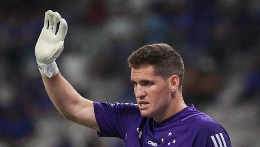 Cruzeiro, do goleiro Rafael Cabral, é o 13º colocado com 37 pontos, no Brasileirão