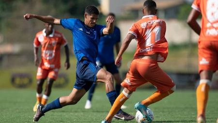 Cruzeiro e Coimbra se enfrentaram no primeiro jogo nesta quarta (4), em Contagem